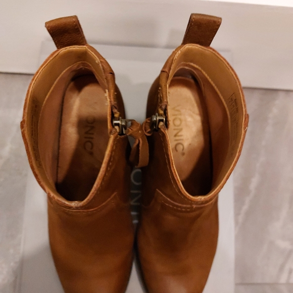 Vionic Nubuck Raina Ankle Booties - Picture 4 of 11